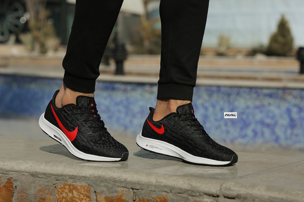 nike pegasus 36 black and gold